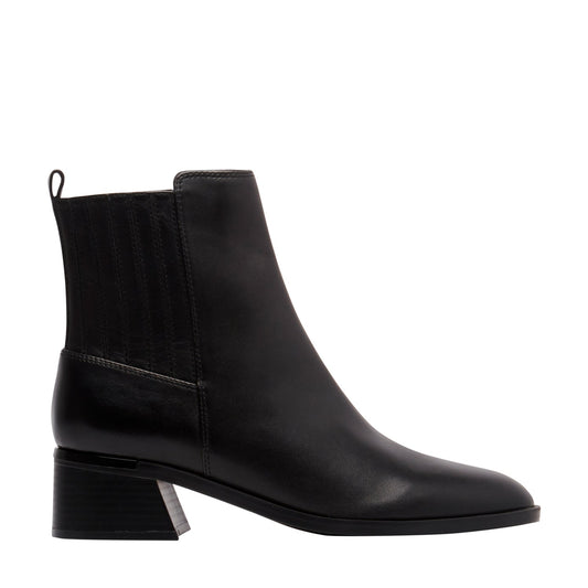 AVIAS BOOTS
