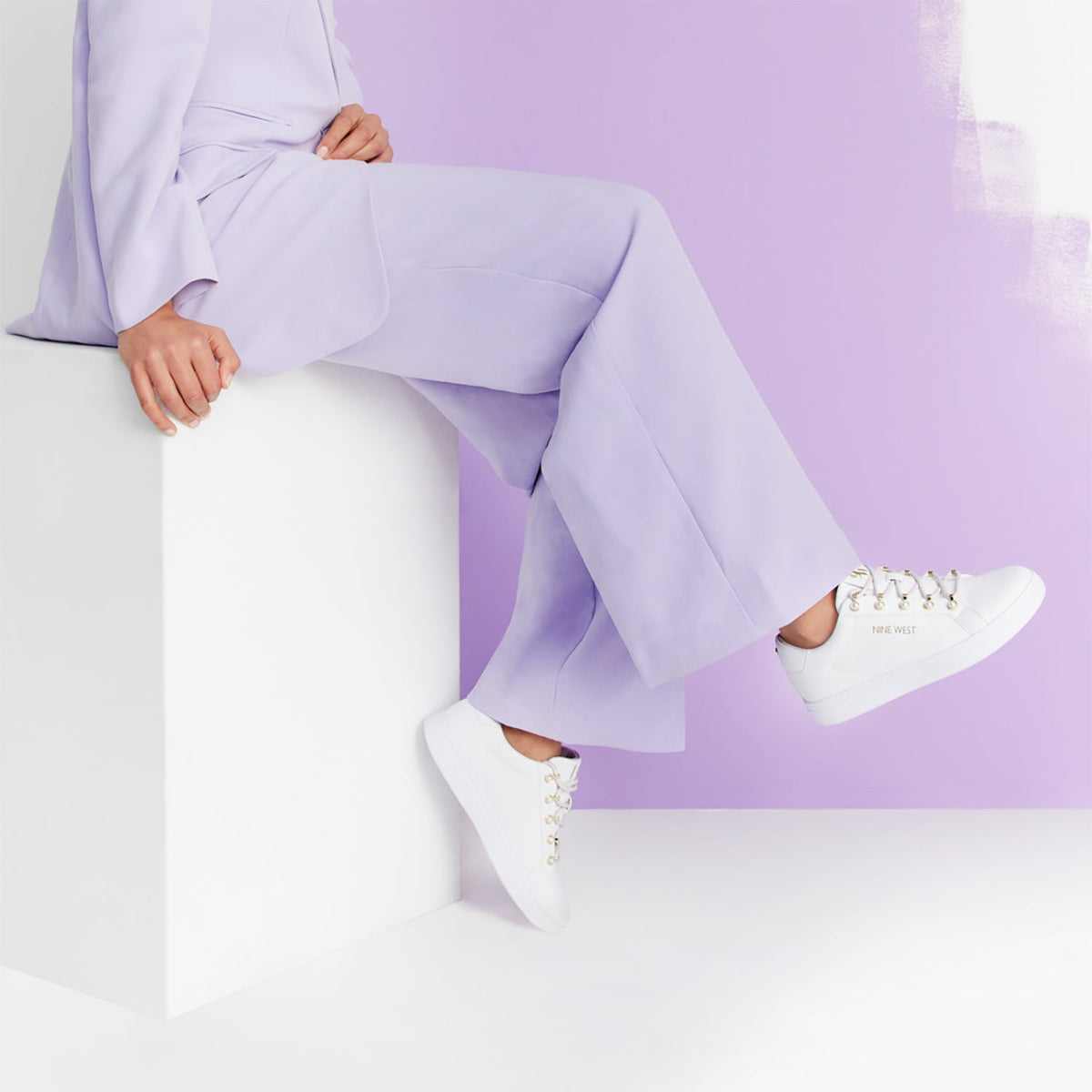 PAVES SNEAKERS